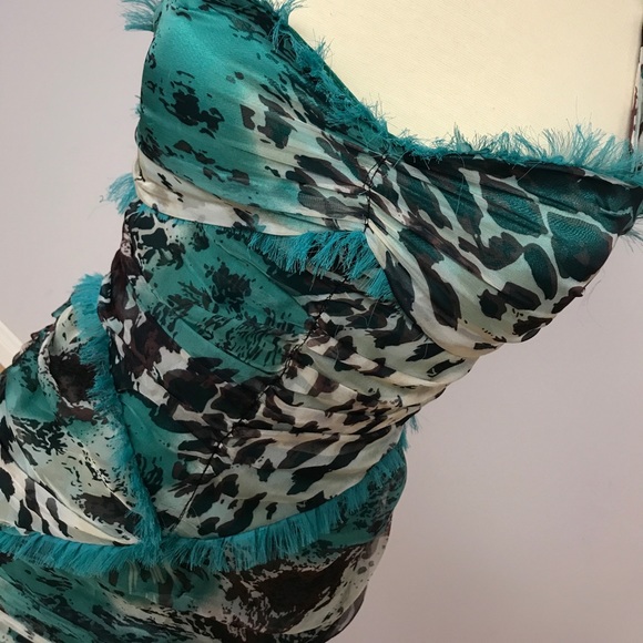 Emanuella y dress - Picture 2 of 8